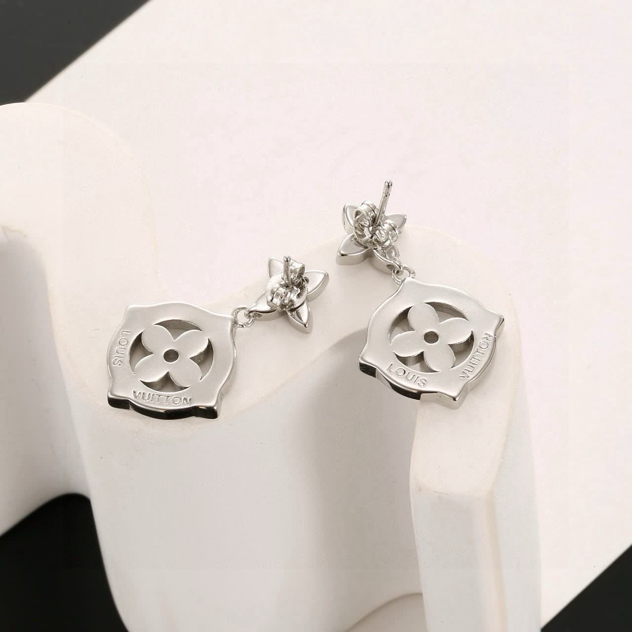 Louis Vuitton Elegant Diamond Earrings